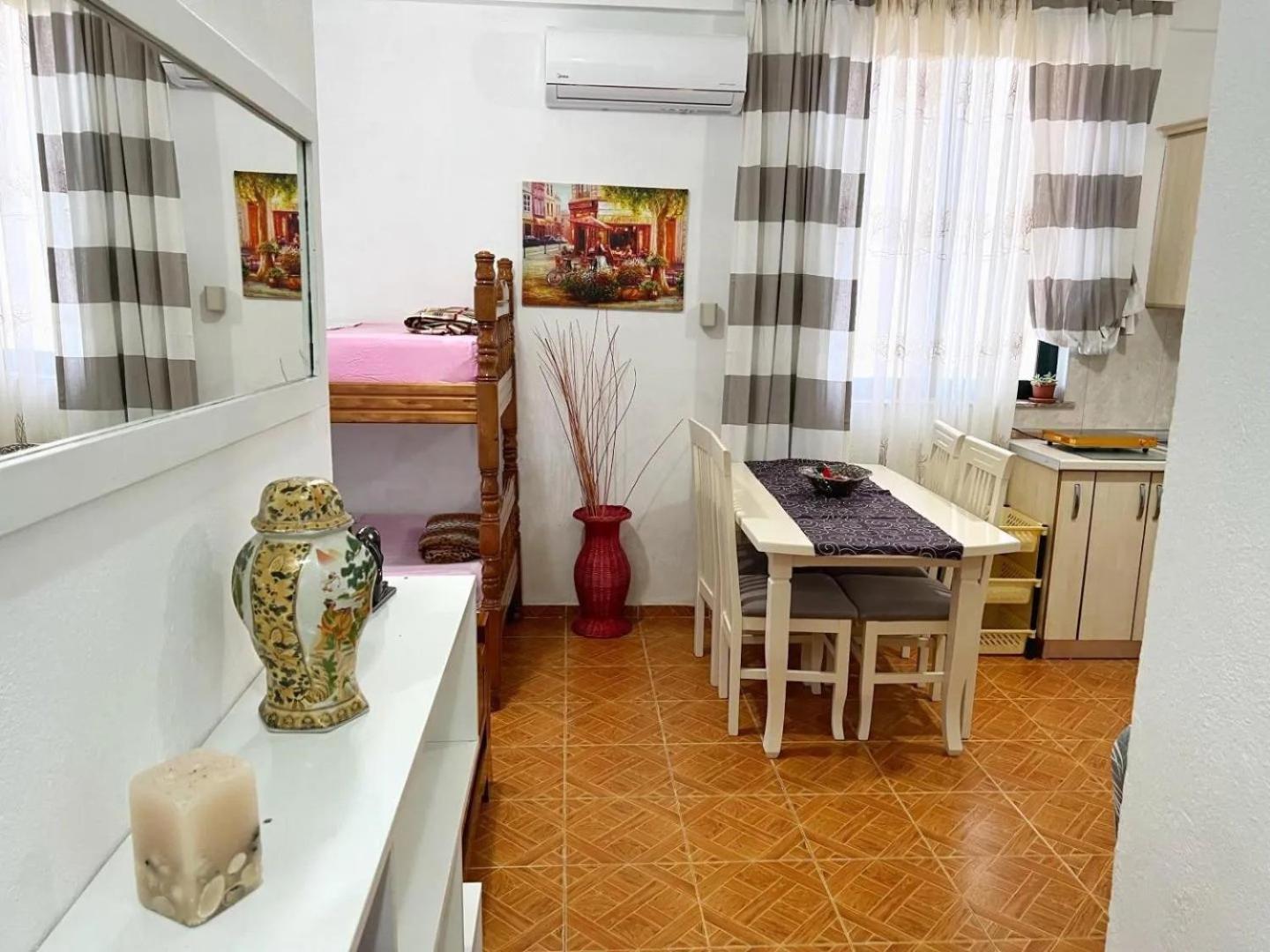 Joni'S Guest House Спиле Екстериор снимка