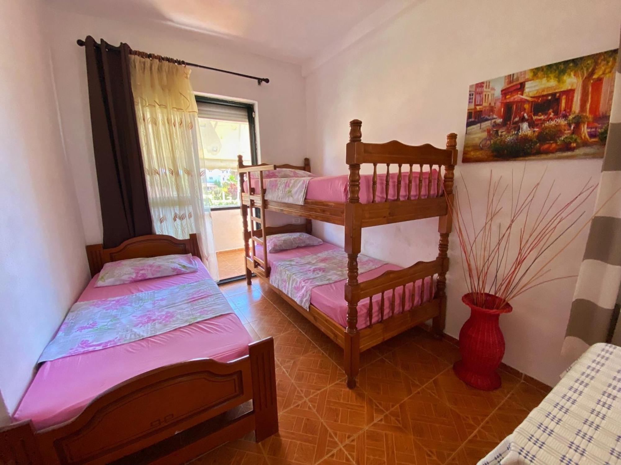 Joni'S Guest House Спиле Екстериор снимка