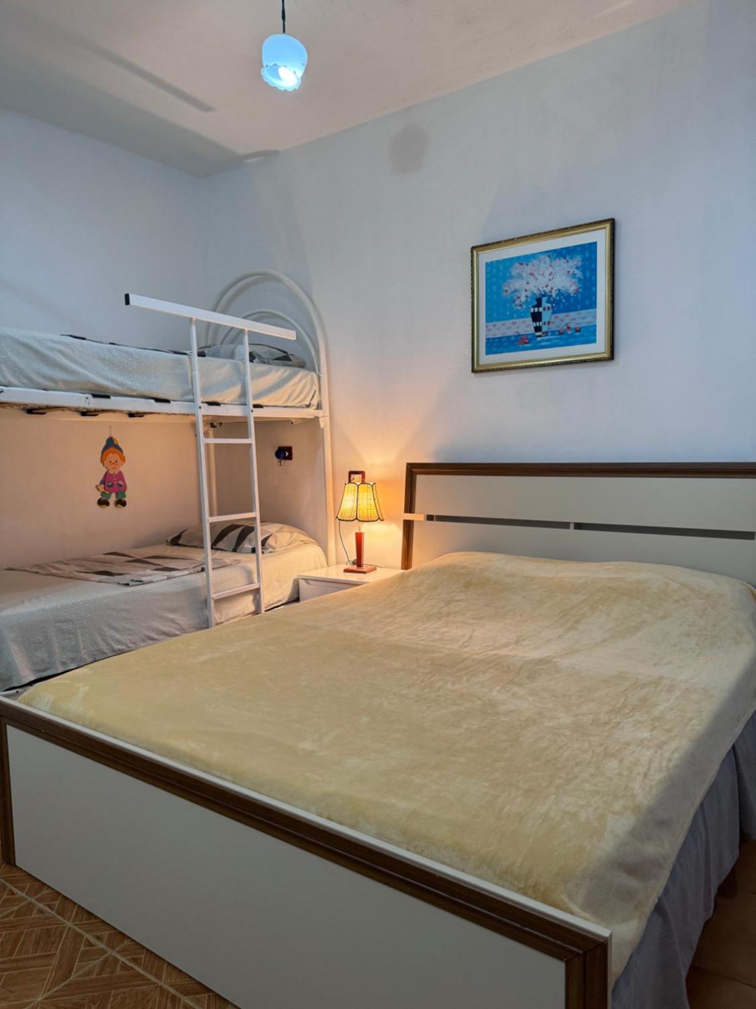 Joni'S Guest House Спиле Екстериор снимка